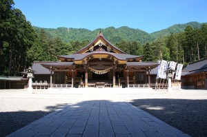弥彦神社(新潟県)