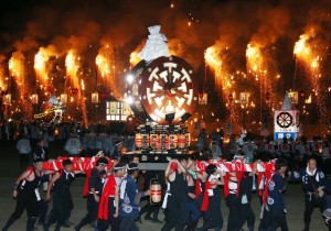 飯田市今宮神社の「三国」花火